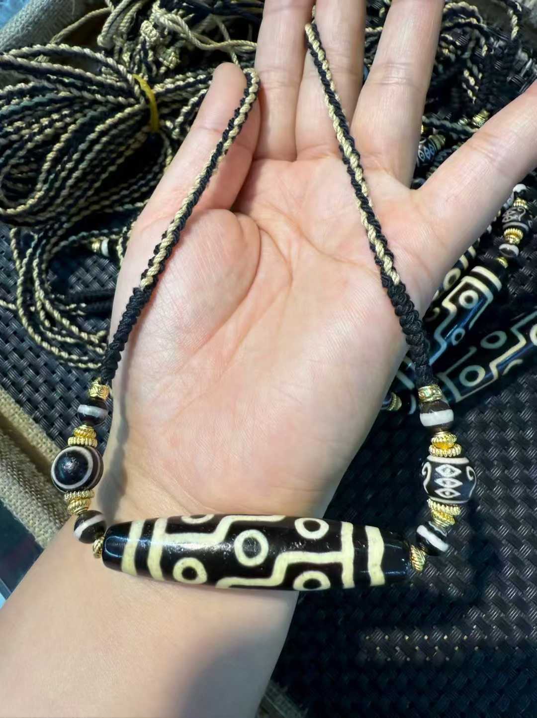 Ethnic Fashion Design - Collier Dragon invisible pour femmes et