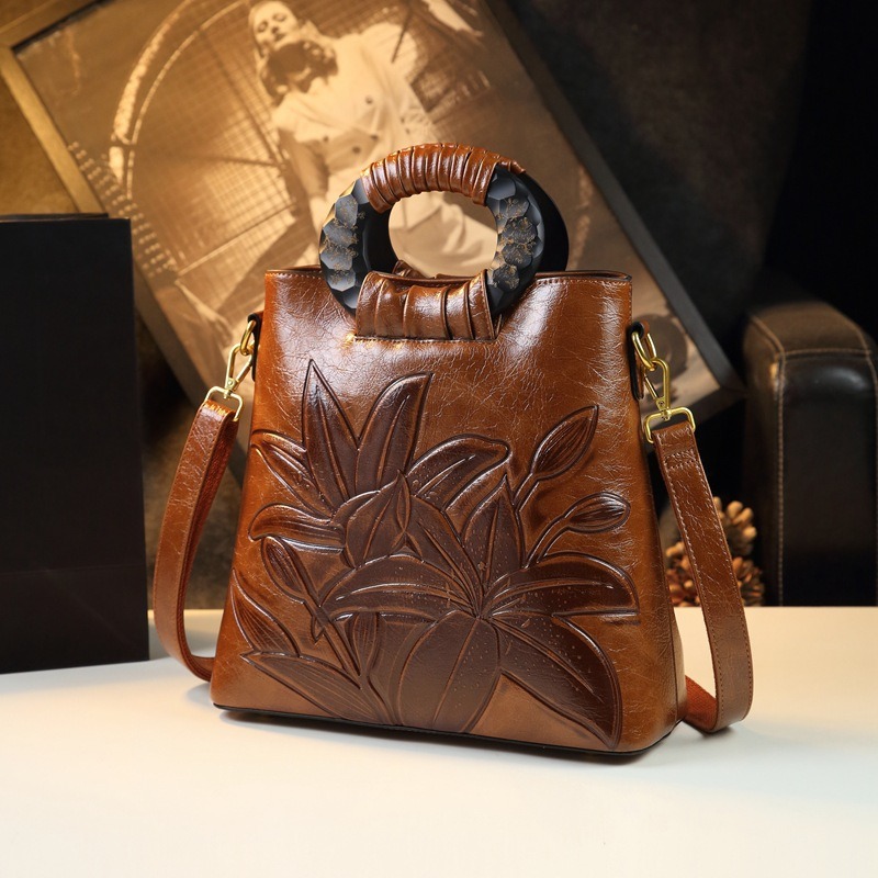 New Ethnic Fashion - Sac à main en cuir souple