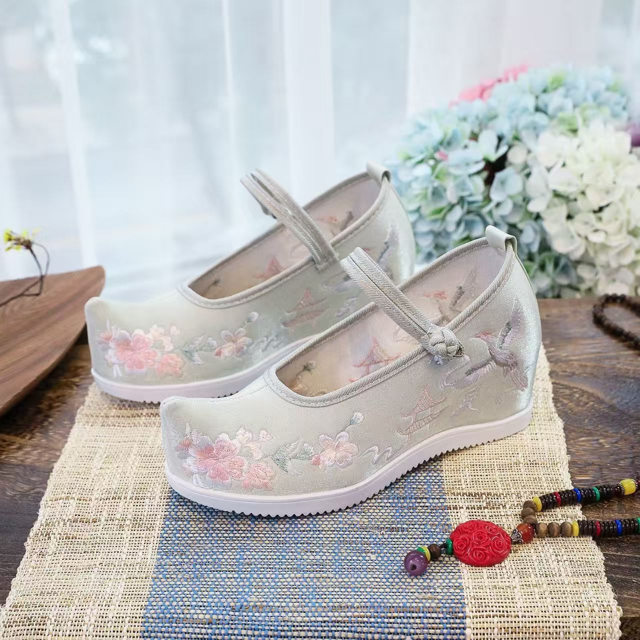 Chaussures brodées internes po - Ethnic Fabric avis et prix