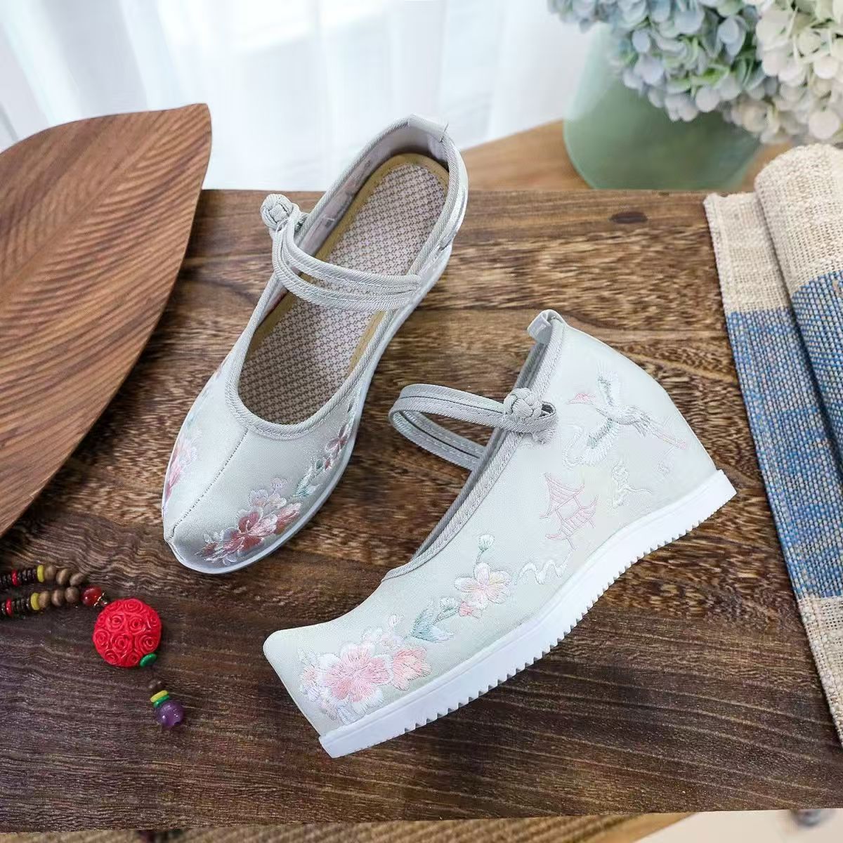 Chaussures brodées internes po - Ethnic Fabric avis et prix